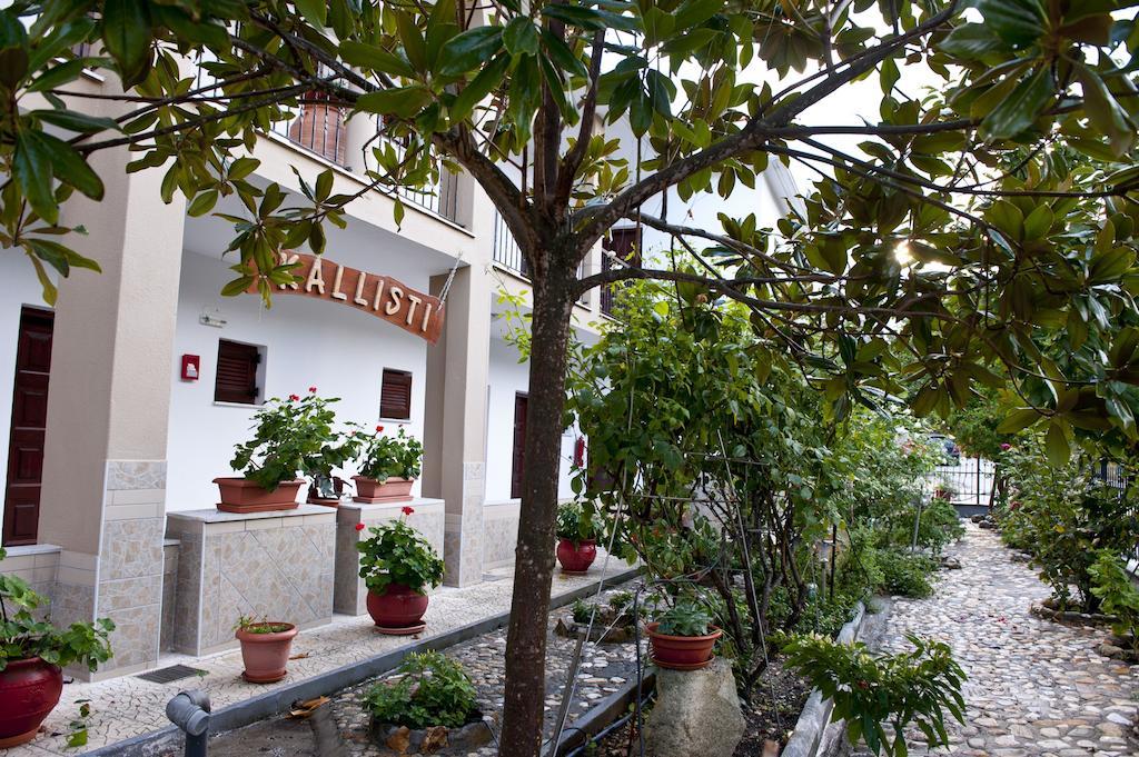 Kallisti Ormos Panagias Bagian luar foto
