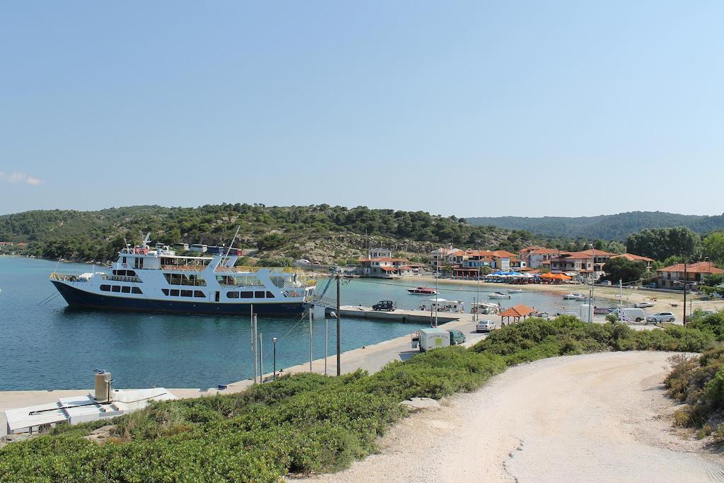 Kallisti Ormos Panagias Bagian luar foto