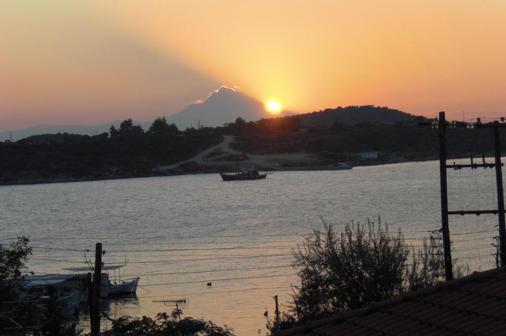 Kallisti Ormos Panagias Bagian luar foto